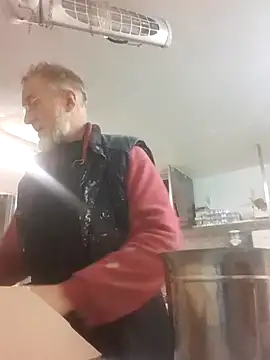 Snapshot of 60philippe chatting on 12-29-24, 01:17 60philippe online show from 12-29-24, 01:17