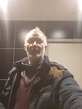 Snapshot of 60philippe chatting on 01-16-25, 08:11 60philippe online show from 01-16-25, 08:11