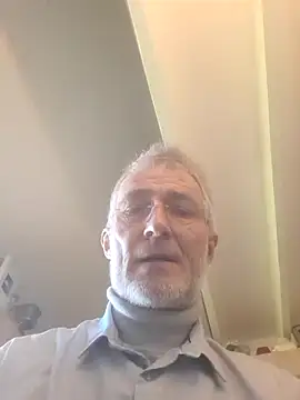 Snapshot of 60philippe chatting on 03-15-25, 03:16 60philippe online show from 03-15-25, 03:16