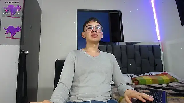 Snapshot of Mr_daren_ chatting on 02-10-25, 05:41 Mr daren online show from 02-10-25, 05:41