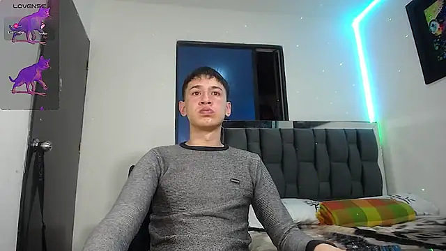 Snapshot of Mr_daren_ chatting on 02-13-25, 06:05 Mr daren online show from 02-13-25, 06:05