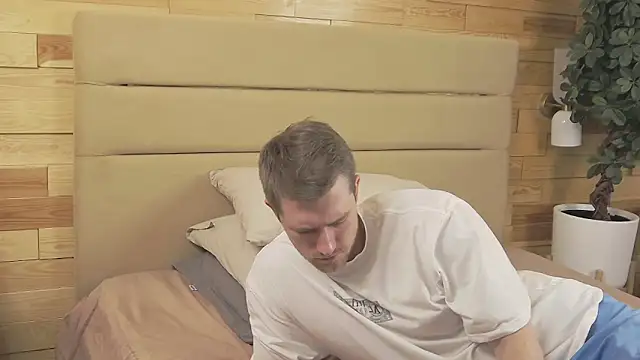 EthanPinkman online show from 11-08-25, 04:01