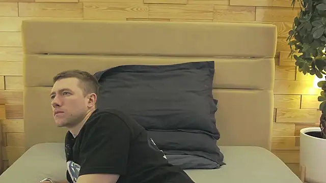 EthanPinkman online show from 04-09-26, 04:12