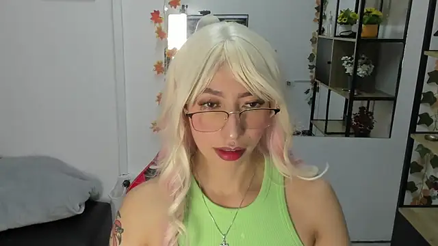 LilithCooperr  online show from 11-22-25, 09:25