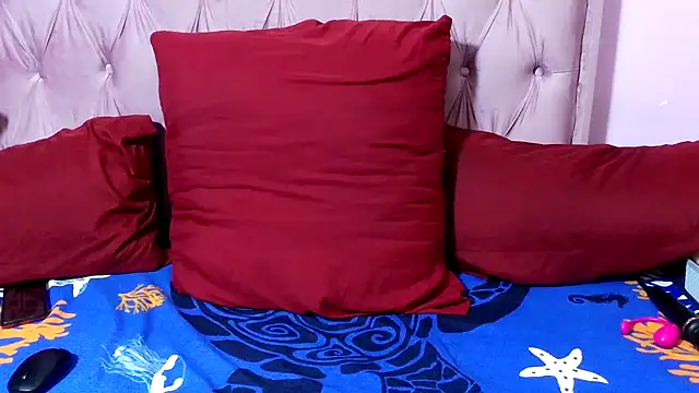 Snapshot of SweetMellowX1 chatting on 10-27-25, 06:34 SweetMellowX1 online show from 10-27-25, 06:34