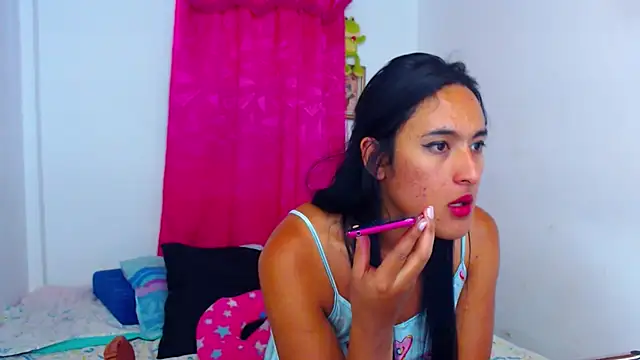 Snapshot of misss_estrella chatting on 09-12-25, 07:47 misss estrella online show from 09-12-25, 07:47