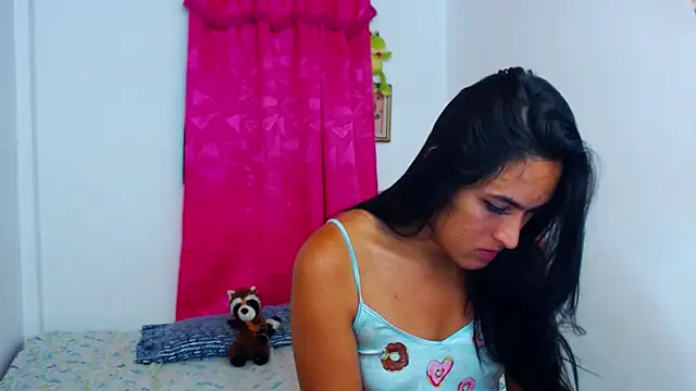 Snapshot of misss_estrella chatting on 09-23-25, 11:02 misss estrella online show from 09-23-25, 11:02