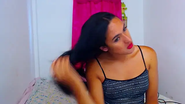 Snapshot of misss_estrella chatting on 09-25-25, 03:16 misss estrella online show from 09-25-25, 03:16