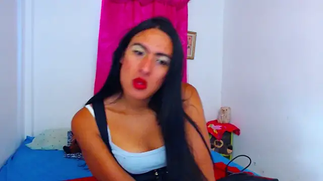 Snapshot of misss_estrella chatting on 09-28-25, 05:18 misss estrella online show from 09-28-25, 05:18