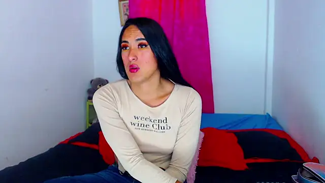 Snapshot of misss_estrella chatting on 02-17-26, 04:13 misss estrella online show from 02-17-26, 04:13