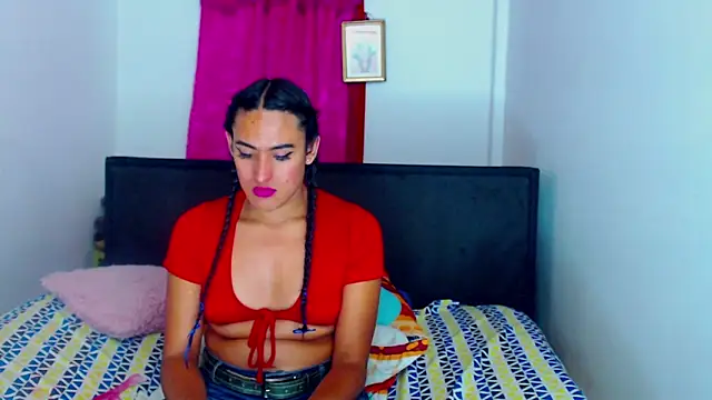 Snapshot of misss_estrella chatting on 03-08-26, 02:04 misss estrella online show from 03-08-26, 02:04