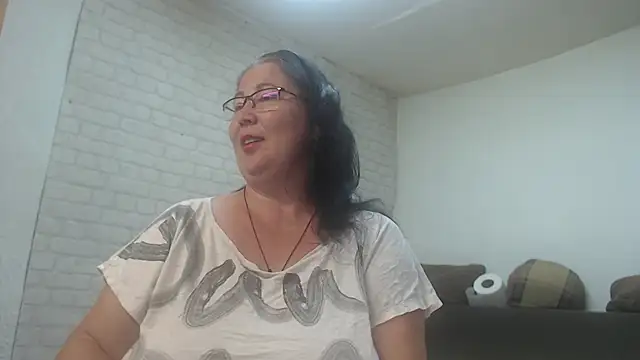 EmmaSquirt online show from 06-04-26, 05:46