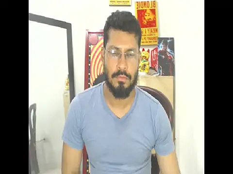 Snapshot of MikeRiverx chatting on 06-07-26, 04:16 MikeRiverx online show from 06-07-26, 04:16