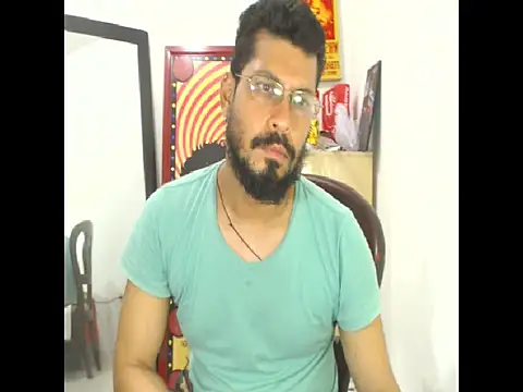 Snapshot of MikeRiverx chatting on 06-13-26, 04:21 MikeRiverx online show from 06-13-26, 04:21