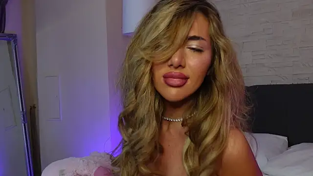 ClaraHazel online show from 02-06-26, 07:02