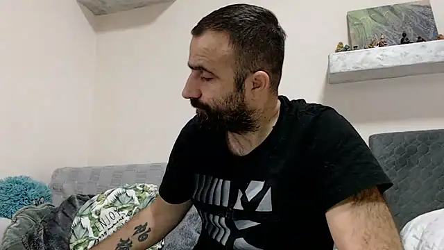 Snapshot of ivat80 chatting on 12-13-24, 06:21 ivat80 online show from 12-13-24, 06:21