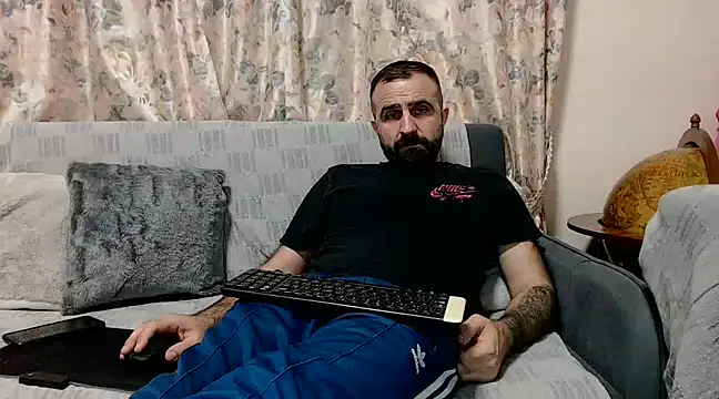 Snapshot of ivat80 chatting on 03-05-25, 05:29 ivat80 online show from 03-05-25, 05:29