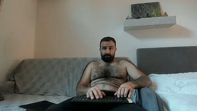 Snapshot of ivat80 chatting on 11-02-25, 07:00 ivat80 online show from 11-02-25, 07:00