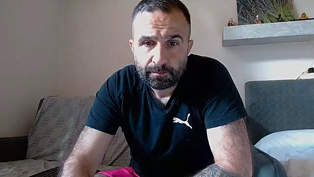 Snapshot of ivat80 chatting on 06-13-26, 05:27 ivat80 online show from 06-13-26, 05:27