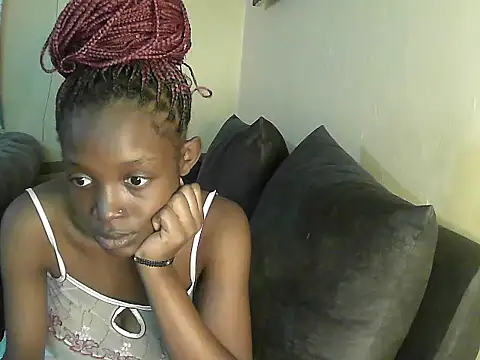 petite clara24 online show from 02-23-25, 09:22