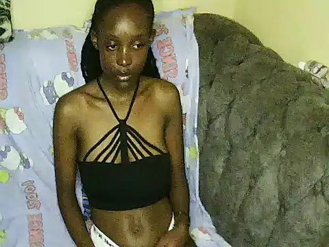 petite clara24 online show from 10-04-25, 10:19