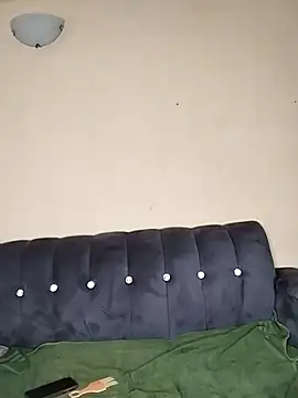 Snapshot of Winnie_- chatting on 02-09-25, 08:54 Winnie - online show from 02-09-25, 08:54