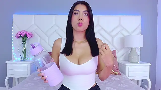 Snapshot of Julie_Bennet chatting on 01-10-25, 06:42 Julie Bennet online show from 01-10-25, 06:42