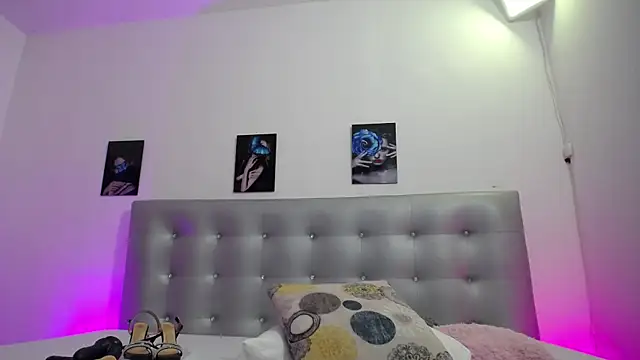 horny-juliette online show from 06-09-26, 12:39