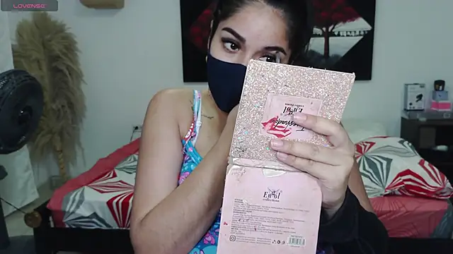 Snapshot of umarany chatting on 01-10-25, 12:04 umarany online show from 01-10-25, 12:04