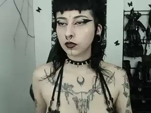 n0sferatus   online show from 10-04-25, 02:42