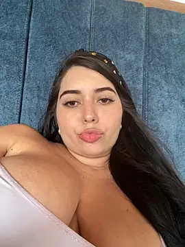 Snapshot of Tara__Sexy chatting on 02-07-25, 09:48 Tara  Sexy online show from 02-07-25, 09:48