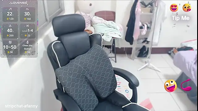 aFanny online show from 04-23-26, 01:35