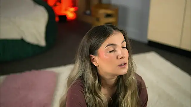 KellyMathews online show from 06-11-26, 02:22