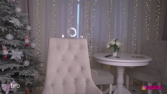  Moon  Shine  online show from 12-14-25, 04:07