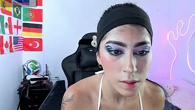 chaymae nah  online show from 06-23-26, 12:52