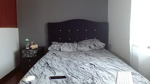 Emilia 1995 online show from 10-27-25, 02:10