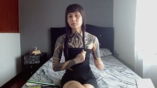 Emilia 1995 online show from 11-14-25, 03:11