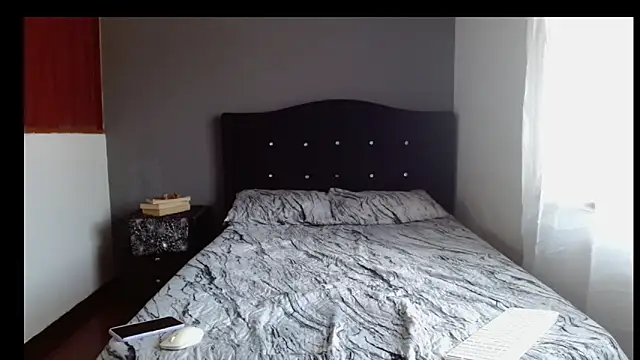 Emilia 1995 online show from 04-27-26, 02:15