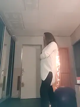 Evelina cute online show from 11-25-25, 08:20