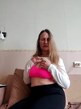 Evelina cute online show from 04-24-26, 09:45