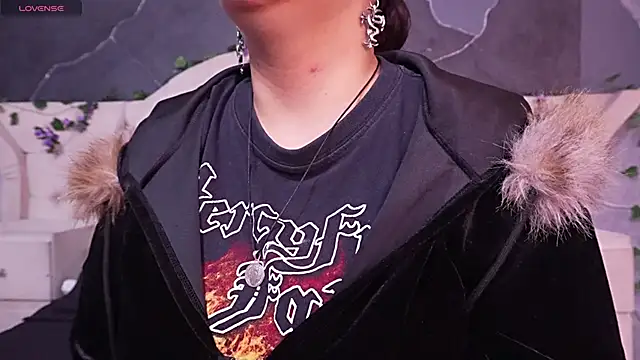 AmberGreyy  online show from 04-17-26, 05:16