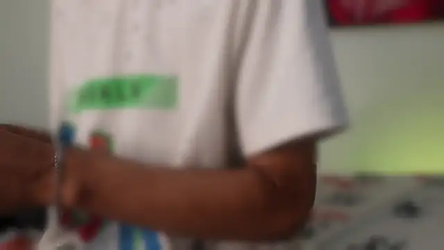 Snapshot of harrytwink18 chatting on 12-18-24, 01:23 harrytwink18 online show from 12-18-24, 01:23