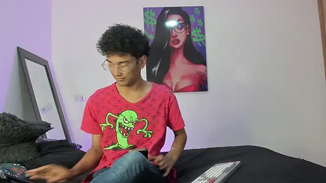 Snapshot of harrytwink18 chatting on 01-30-25, 01:42 harrytwink18 online show from 01-30-25, 01:42