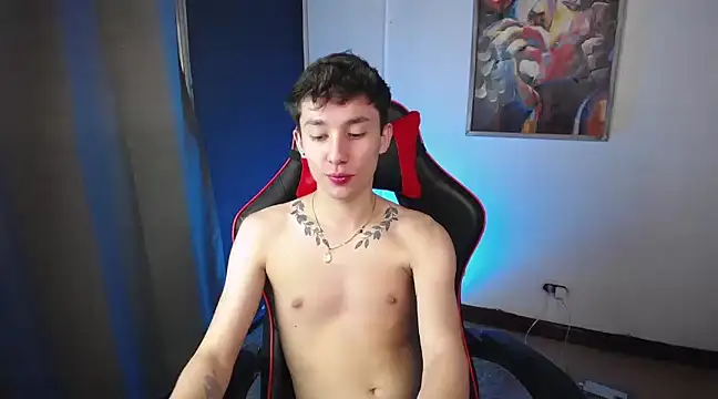 Snapshot of SebasstianGrand chatting on 02-08-25, 02:47 SebasstianGrand online show from 02-08-25, 02:47