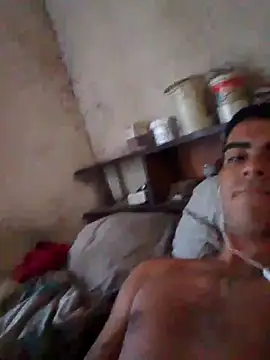 Snapshot of elruso2929 chatting on 10-26-25, 07:31 elruso2929 online show from 10-26-25, 07:31