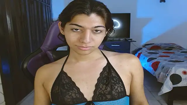 Snapshot of engielphoenis14 chatting on 05-05-26, 11:13 engielphoenis14 online show from 05-05-26, 11:13