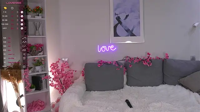 Snapshot of SallyReidj chatting on 12-19-25, 03:41 SallyReidj online show from 12-19-25, 03:41