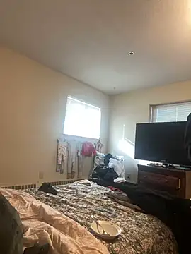 Snapshot of Lilsmokeshow017 chatting on 01-13-25, 06:27 Lilsmokeshow017 online show from 01-13-25, 06:27