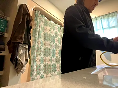 Snapshot of Lilsmokeshow017 chatting on 10-19-25, 07:03 Lilsmokeshow017 online show from 10-19-25, 07:03