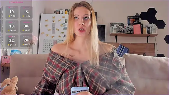 Girl alone home online show from 11-20-25, 03:45